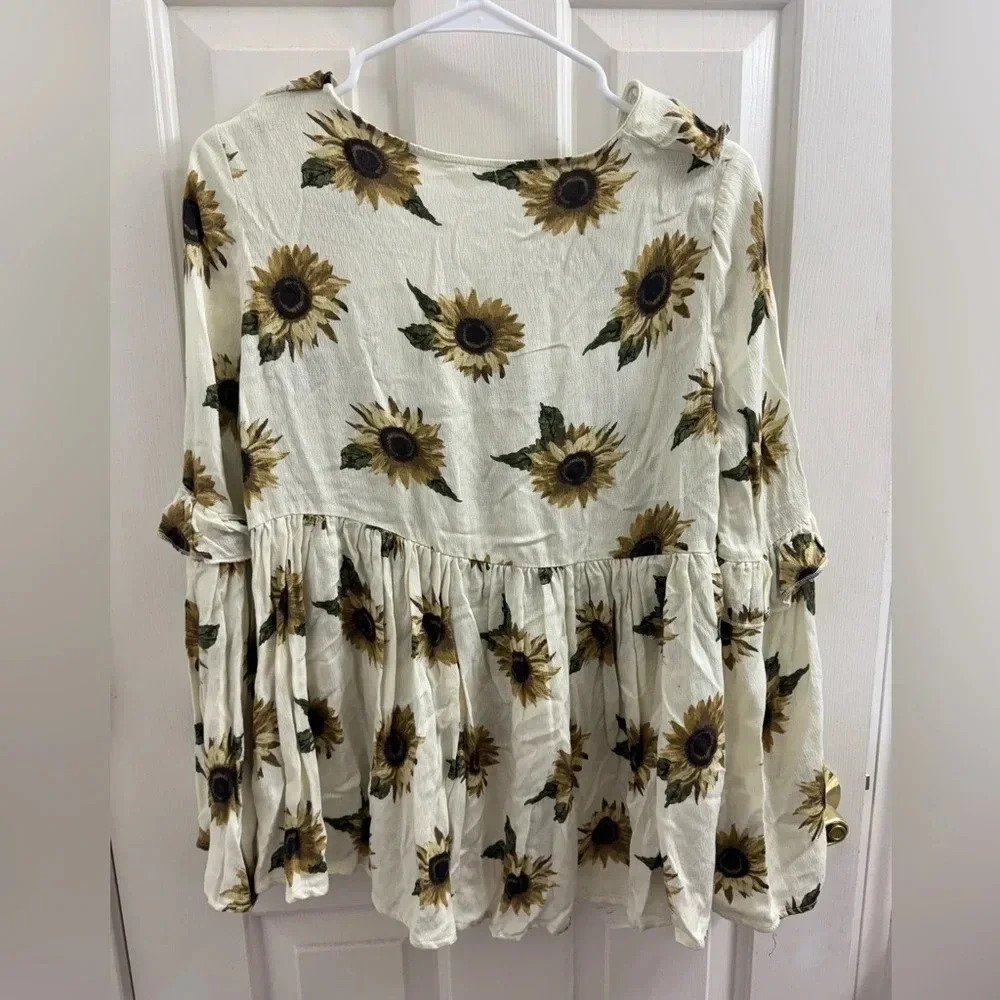 Taylor & Sage Sunflower Boho flowy ruffled top - Picture 6 of 6